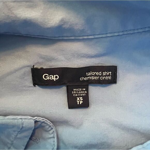3 for $30! Gap blue button down tailored shirt. Size extra small - Picture 2 of 11